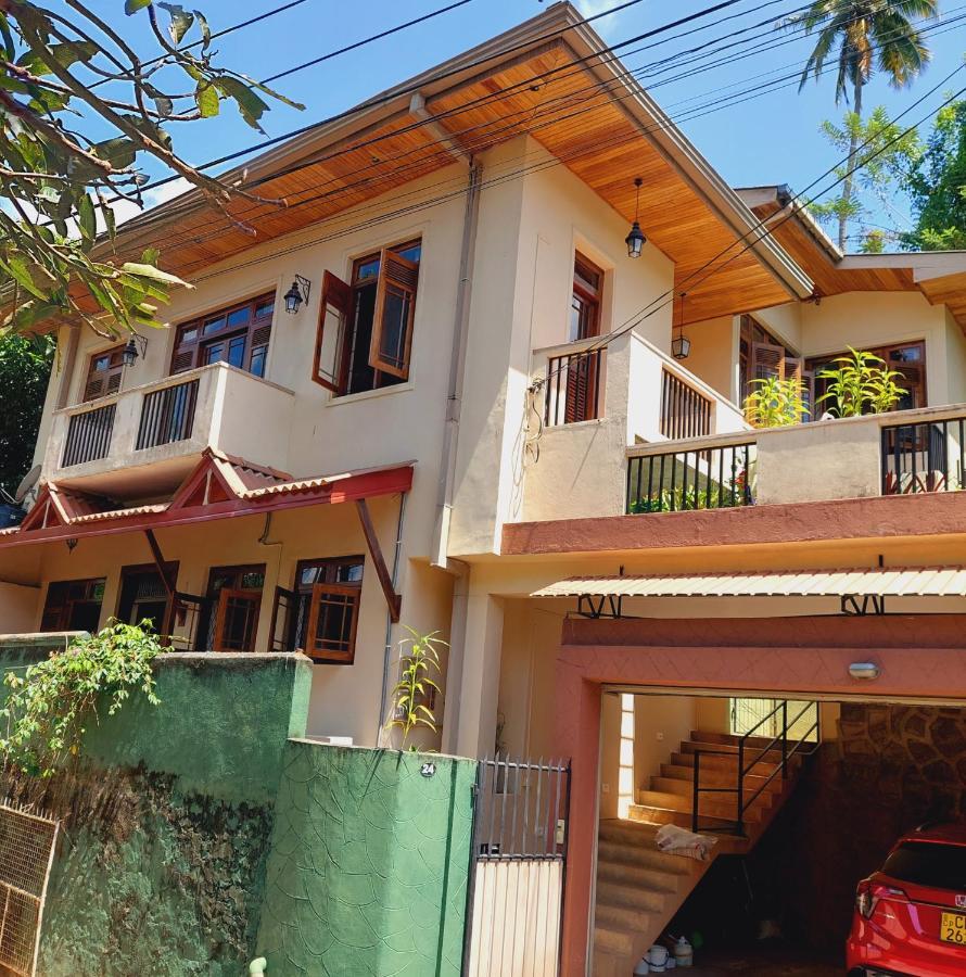 Golden Villa Kandy - "Free Pickup From Kandy " Exterior photo